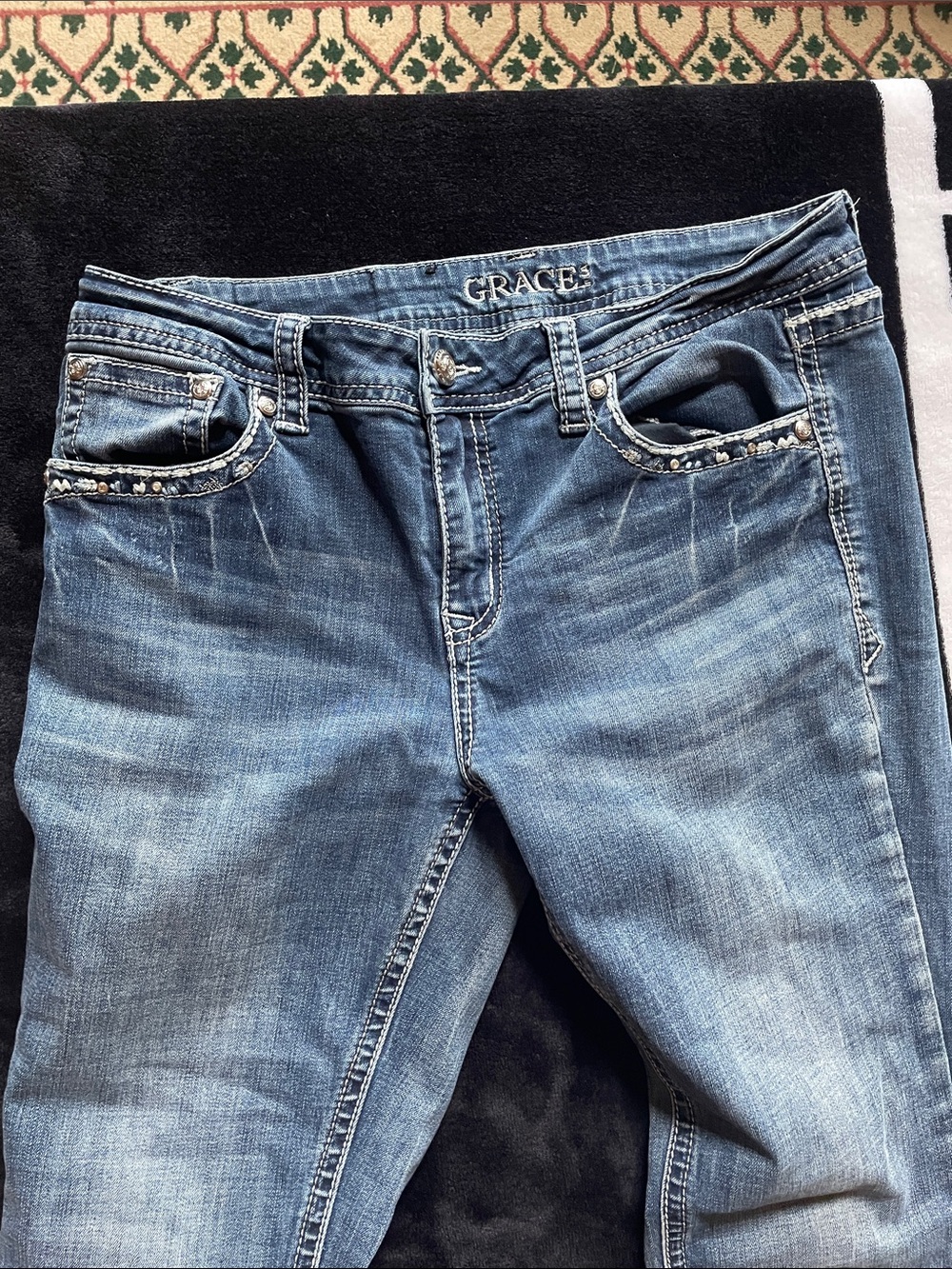 Grace in LA Light Blue Straight-Leg Jeans with Embroidered Dreamcatcher Pockets - Picture 4 of 8